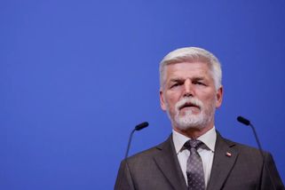 Inspekce našla chyby u obou stran sporu o rozhovor armády s prezidentem