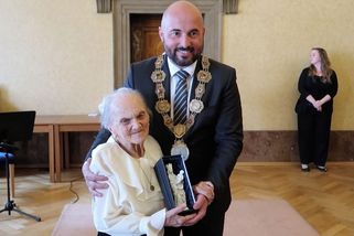 Plzeň udělila prestižní cenu 101leté lékařce Jiřině Křížkové
