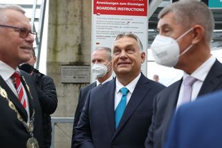 Účet za Orbánovu návštěvu v Ústí: hledají se chlebíčky za 100 tisíc korun - Seznam Zprávy