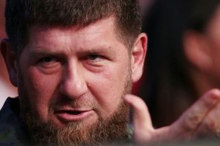 Čtyřicet mrtvých po raketovém útoku na čečenskou základnu u Chersonu. Kadyrov by ničil ukrajinská města - Novinky