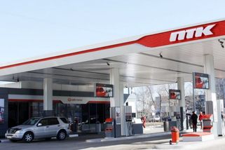 Krym je bez paliva, maximálně 20 litrů na osobu. Ukrajinci ho decimují a Rusové už nezmohou vůbec nic
