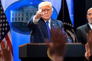 Trump si nemůže dělat, co chce. Už ale plánuje, jak rozhodnutí soudu obejde - Seznam Zprávy
