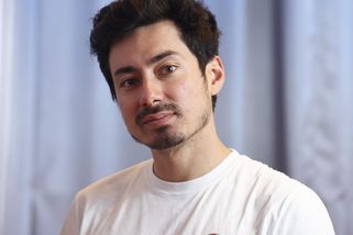 Příběh zlomené čelisti Miraie Navrátila graduje: Má v něm figurovat dívka a její přítel, který útočil ničivou zbraní - Super.cz
