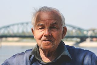 Důchodci by měli pracovat. Není důvod je živit ze státní kasy - Médium.cz