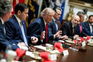 Trump se na týden stáhl z očí veřejnosti. Média ve Washingtonu spekulují o jeho zdraví - Echo24.cz