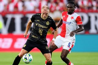 MS fotbal | Tvrdá rána! Obránce Slavie Ogbu se při tréninku s reprezentací vážně zranil - Sport.cz