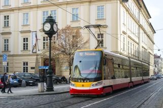 railtarget.cz/osobni-doprava/dezolati-k-lopatam-trest-pro-agresivniho-ridice-rozpoutal-i-vlnu-nenavisti-12158.html