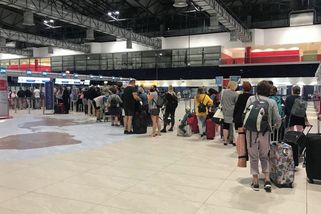 Cestující šli do hromadné žaloby, chtějí odškodnění za zpoždění 20 hodin - Seznam Zprávy
