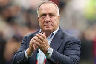 MS fotbal | S outsiderem slavil celý svět. Rekordmana mezi trenéry přemohly slzy - Sport.cz