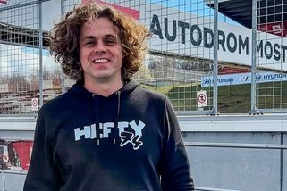 Při šampionátu superbiků se bude vzpomínat na tragicky zemřelého Čecha, už běží sbírka pro jeho dcery - Sport.cz