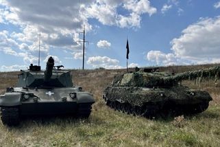 Ukrajina dostane desítky vylepšených tanků Leopard...