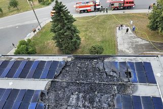 Na Táborsku vzplály fotovoltaické panely na střeše prodejny - Novinky
