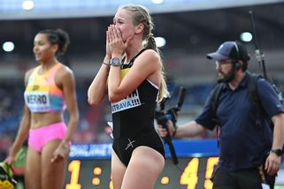 Chytla se za hlavu a rozplakala. Češka pokořila vysněnou metu - Sport.cz