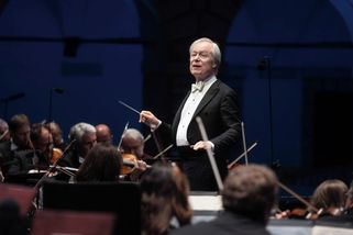 Česká filharmonie zahájila Smetanovu Litomyšl, klavírista musel přidávat - Seznam Zprávy