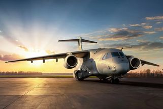 Armádní kolos má za sebou první let. Český Embraer testovali v Brazílii