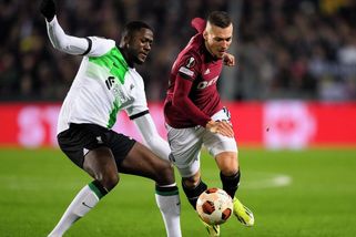 Real Madrid potvrdil příchod francouzského stopera Konatého - Sport.cz