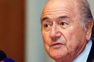 Bývalý šéf FIFA Blatter opět zkritizoval Infantina, označil ho za diktátora - Sport.cz