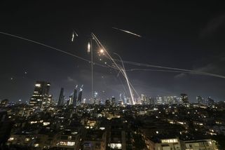Írán pohrozil USA a Izraeli ničivější odvetou za ú...