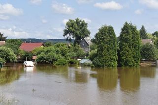 Ve tři ráno vzbudili část města, voda ale do Zákup přišla, až když ji nikdo nečekal - Novinky