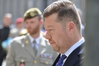 Hanebné! Okamura se přirovnal ke Gabčíkovi s Kubiš...