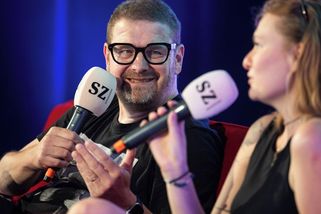 Seznam Zprávy začaly slavit své desáté narozeniny na Letní podcastové scéně - Seznam Zprávy