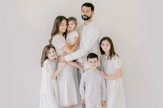 Nejdřív jí zemřela jedna dcera, pak druhá. Influencerka prožila noční můru každého rodiče dvakrát