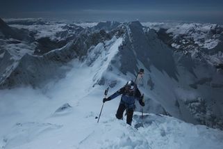 Života si příliš vážím, abych riskoval, prozradil Novinkám Polák, který sjel na lyžích Everest - Novinky