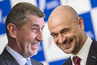 „Piráti, odejděte z politiky a běžte se živit ruka...