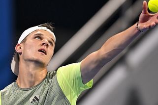 Chačanov - Menšík 7:6, 6:4, Menšík se statečně rval o premiérový titul. Chačanov byl ale nad jeho síly - Sport.cz