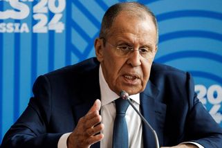 Západ má stejný cíl jako Napoleon a Hitler, nechal se slyšet Lavrov - Novinky