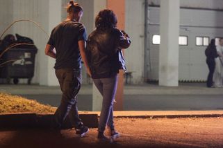 Zadaná Eva Burešová přistižena na noční procházce se slavným cyklistou Saganem: Vedli se za ručičky - Super.cz