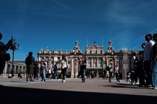 Turisté mění plány. Válka s Íránem je žene do země, která naštvala Trumpa - Seznam Zprávy