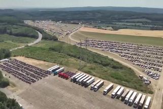 Desítky diváků motocyklové Grand Prix v Brně kolabovaly z horka - Novinky