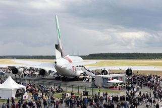 Obří Airbusy A380 musí na inspekci kvůli trhlině u křídla - Novinky