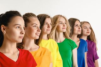 Famózní video ČT: u sestřihu roku 2024 brečíte i řvete smíchy - Médium.cz