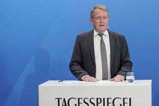 Německý deník čelí skandálu. Šéfredaktor k psaní komentářů používal AI - Seznam Zprávy