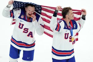 NHL | Bombastický trejd v NHL! Olympijský šampion míří z Kanady na Floridu - Sport.cz