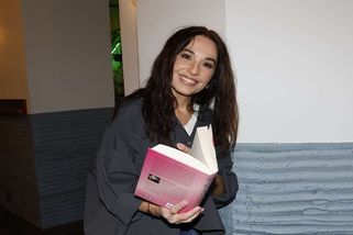 Kam se hrabou řemeslníci: Kuklová na ně neměla peníze, tak si vše udělal sama. Dnes má luxusní důlm, který sama štukovala