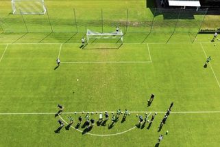 MS fotbal | Obavy ze špionáže! Trénink týmu v české skupině na MS narušil dron - Sport.cz