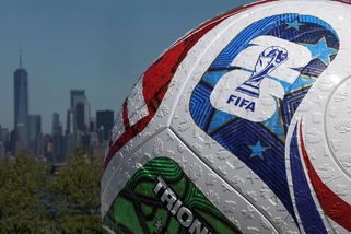 MS fotbal | Převrat. Už bez čekání! Rozhodčí na MS budou vyhodnocovat ofsajdy bleskově během hry - Sport.cz