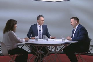 Vláda chce šlápnout ČT a ČRo na krk, míní Baxa. Dle Pokorné Jermanové měla změnu lépe vysvětlit
