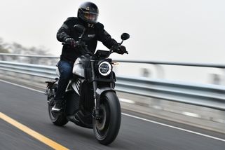 Nová česká motorka za rozumné peníze: Rezon Bohemia slibuje parametry velké mašiny, stačit přitom bude řidičák na auto - Garáž.cz