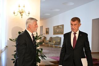 Zapomeňte na summit NATO. Ve sporu Babiše s Hradem jde o víc. Přijde tah ženou?