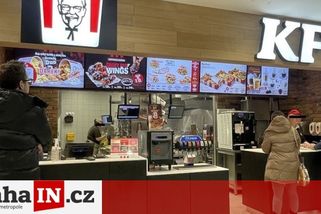 prahain.cz/jidlo/studenti-v-kfc-predvedli-co-je-mozne-s-bezednym-kelimkem-obsluha-mlcky-prihlizela-22049.html