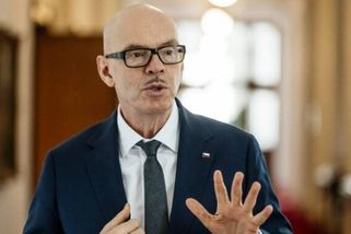 Klempíř po vypískání ve Strážnici obvinil publikum z buranství. Láska mu vrátil úder: Lidi asi nemají rádi estébáky