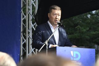 Češtinu do ústavy jako národní jazyk, žádá SPD - Novinky