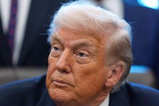Trump hrozí uvalením cel na země, které nepodpoří anexi Grónska - Novinky