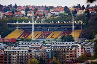 Majitele Dukly sestup nezlomil. Chce přikoupit tři zahraniční kluby - Seznam Zprávy