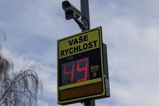 Obce za pokuty od řidičů inkasují stamiliony. Peníze si někde dělí - Seznam Zprávy