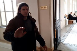 Na strážníka poštval psa, dvě strážnice zbil. Teď ho čeká vězení - Novinky